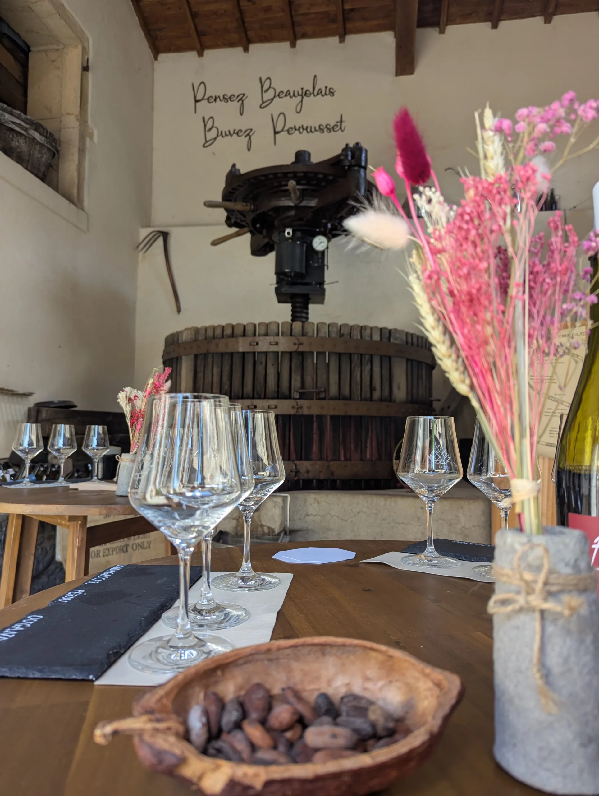 Photo représentant un atelier vins et chocolat Les epicurieuses